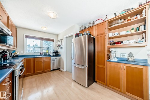 45 Oatway Drive, Stony Plain, AB - Indoor Photo Showing Kitchen With Stainless Steel Kitchen