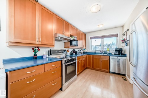 45 Oatway Drive, Stony Plain, AB - Indoor Photo Showing Kitchen With Stainless Steel Kitchen