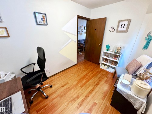 10346A 121 Street, Edmonton, AB - Indoor