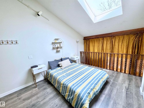 10346A 121 Street, Edmonton, AB - Indoor Photo Showing Bedroom