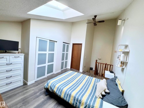 10346A 121 Street, Edmonton, AB - Indoor Photo Showing Bedroom