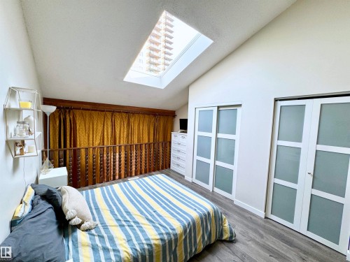 10346A 121 Street, Edmonton, AB - Indoor Photo Showing Bedroom