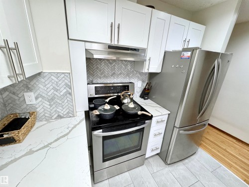 10346A 121 Street, Edmonton, AB - Indoor Photo Showing Kitchen