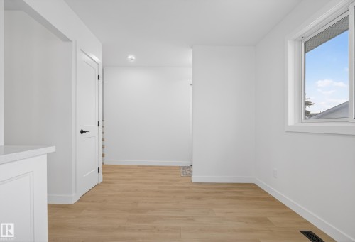 712 Knottwood Road, Edmonton, AB - Indoor Photo Showing Other Room
