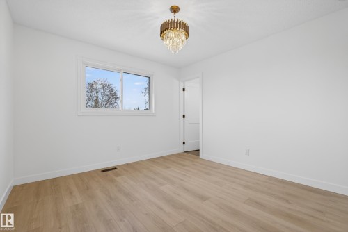 712 Knottwood Road, Edmonton, AB - Indoor Photo Showing Other Room