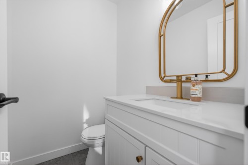 712 Knottwood Road, Edmonton, AB - Indoor Photo Showing Bathroom