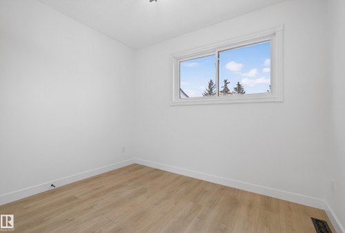 712 Knottwood Road, Edmonton, AB - Indoor Photo Showing Other Room