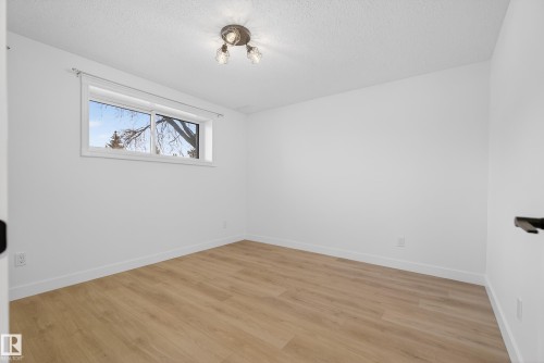 712 Knottwood Road, Edmonton, AB - Indoor Photo Showing Other Room