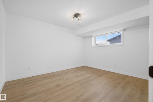 712 Knottwood Road, Edmonton, AB - Indoor Photo Showing Other Room