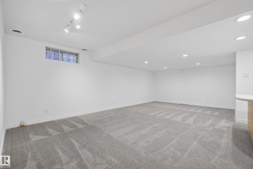 712 Knottwood Road, Edmonton, AB - Indoor