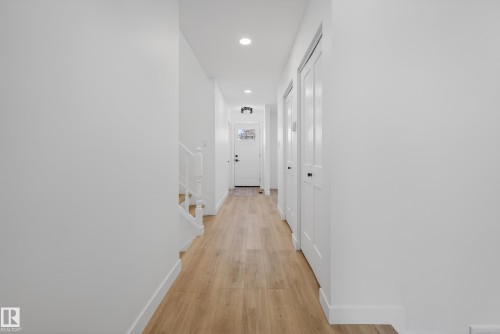 712 Knottwood Road, Edmonton, AB - Indoor Photo Showing Other Room