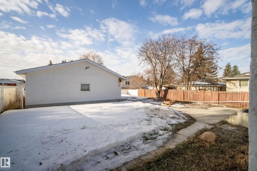 712 Knottwood Road, Edmonton, AB - Outdoor