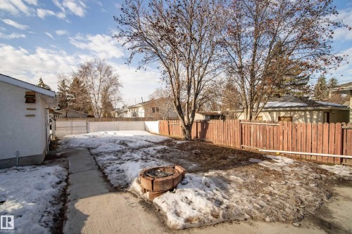 712 Knottwood Road, Edmonton, AB - Outdoor