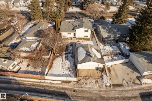 712 Knottwood Road, Edmonton, AB - Outdoor