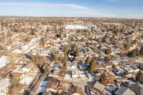 712 Knottwood Road, Edmonton, AB - Outdoor With View
