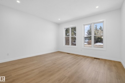 712 Knottwood Road, Edmonton, AB - Indoor Photo Showing Other Room