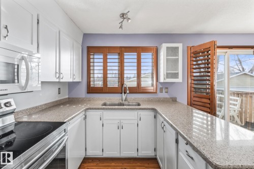 8715 43 Avenue, Edmonton, AB - Indoor Photo Showing Kitchen