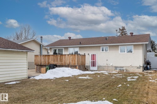 8715 43 Avenue, Edmonton, AB - Outdoor