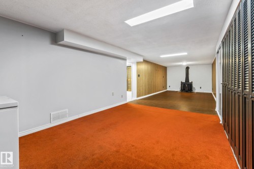 8715 43 Avenue, Edmonton, AB - Indoor Photo Showing Other Room