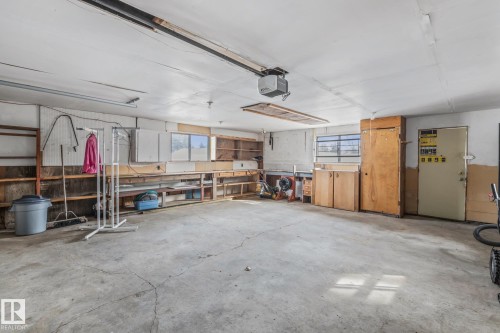 8715 43 Avenue, Edmonton, AB - Indoor Photo Showing Garage
