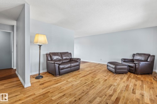 8715 43 Avenue, Edmonton, AB - Indoor Photo Showing Other Room