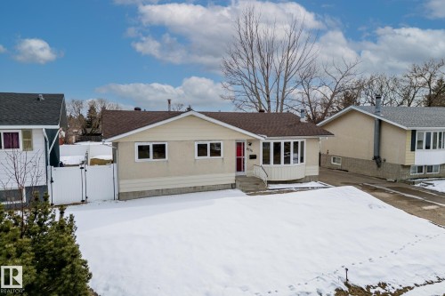 8715 43 Avenue, Edmonton, AB - Outdoor