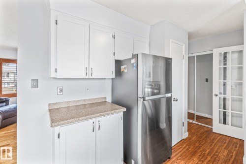 8715 43 Avenue, Edmonton, AB - Indoor