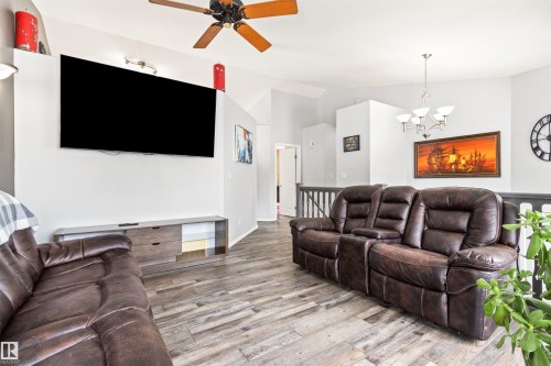 49132 Range Road 70, Rural Brazeau County, AB - Indoor Photo Showing Living Room