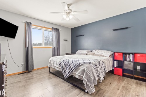 49132 Range Road 70, Rural Brazeau County, AB - Indoor Photo Showing Bedroom