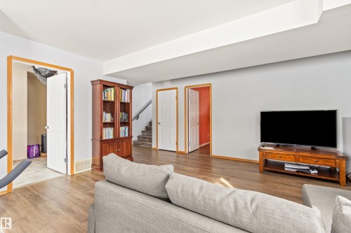 49132 Range Road 70, Rural Brazeau County, AB - Indoor Photo Showing Living Room