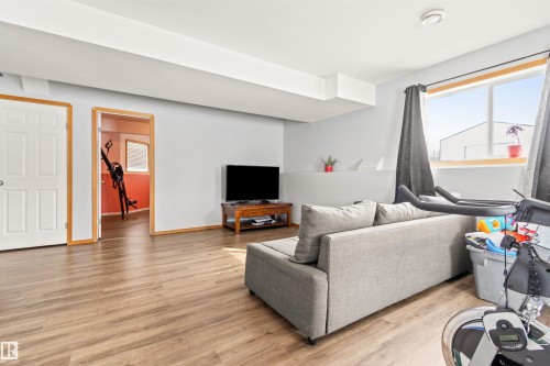 49132 Range Road 70, Rural Brazeau County, AB - Indoor Photo Showing Living Room