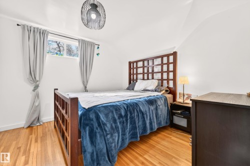 6807 112A Street, Edmonton, AB - Indoor Photo Showing Bedroom