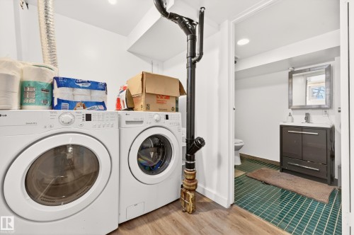 6807 112A Street, Edmonton, AB - Indoor Photo Showing Laundry Room