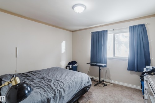 12720 135 Avenue, Edmonton, AB - Indoor Photo Showing Bedroom