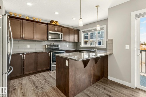 4131 30 Street, Edmonton, AB - Indoor Photo Showing Kitchen With Upgraded Kitchen
