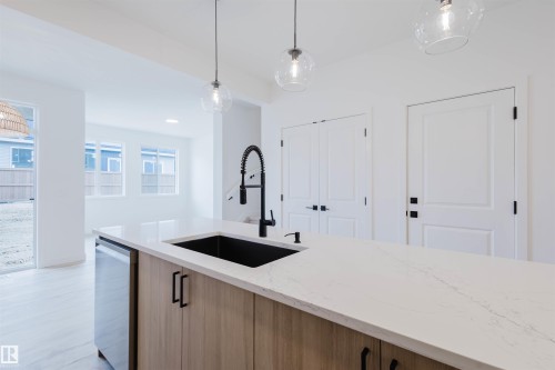 8253 Kiriak Loop, Edmonton, AB - Indoor Photo Showing Kitchen