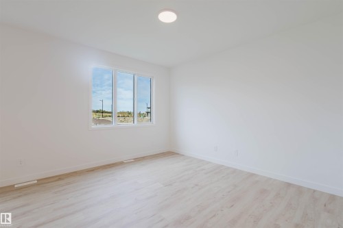 42 Chartres Close, St. Albert, AB - Indoor Photo Showing Other Room