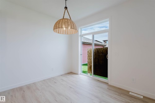 42 Chartres Close, St. Albert, AB - Indoor Photo Showing Other Room