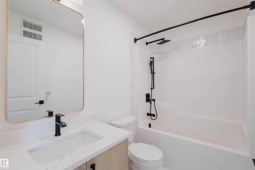 42 Chartres Close, St. Albert, AB - Indoor Photo Showing Bathroom