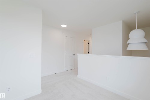 42 Chartres Close, St. Albert, AB - Indoor Photo Showing Other Room
