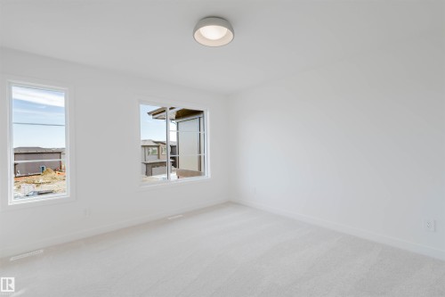 42 Chartres Close, St. Albert, AB - Indoor Photo Showing Other Room