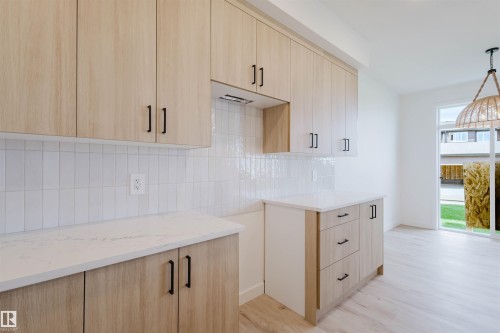 42 Chartres Close, St. Albert, AB - Indoor Photo Showing Kitchen