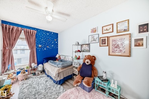 582 Abbottsfield Road, Edmonton, AB - Indoor Photo Showing Bedroom