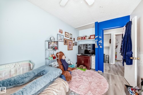 582 Abbottsfield Road, Edmonton, AB - Indoor