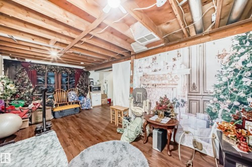 582 Abbottsfield Road, Edmonton, AB - Indoor
