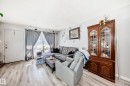 582 Abbottsfield Road, Edmonton, AB  - Indoor Photo Showing Living Room 