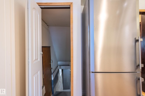 10918 81 Avenue, Edmonton, AB - Indoor