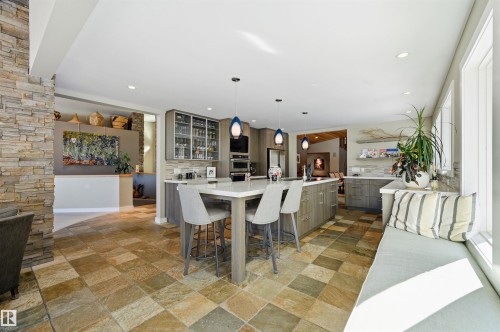 15625 Whitemud Road, Edmonton, AB - Indoor Photo Showing Kitchen With Upgraded Kitchen