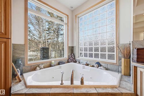 15625 Whitemud Road, Edmonton, AB - Indoor Photo Showing Bathroom