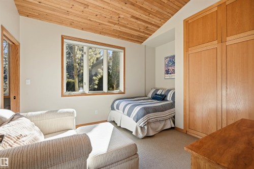 15625 Whitemud Road, Edmonton, AB - Indoor Photo Showing Bedroom